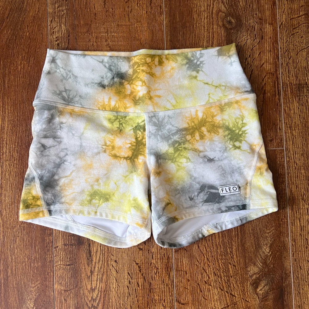 Fleo spandex shorts, size small